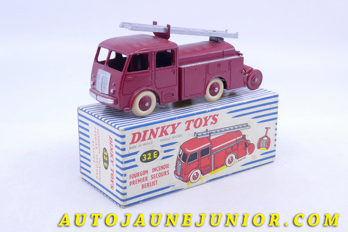Le Dinky Toys Berliet Camion Premierts secours est en vente sur Auto Jaune Junior ! Découvrez nos collections de diecast Dinky-Toys, Corgi, Corgi-Toys, Solido, Norev… AutoJaune Junior ; Retrouvez AutoJauneJunior au magasin AutoJaune Paris, ouvert en 1984 par Vincent Espinasse.