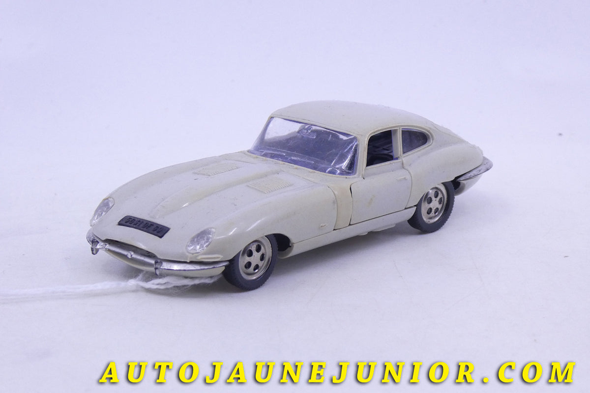 Le KDN Jaguar Type E coupé est en vente sur Auto Jaune Junior ! Découvrez nos collections de diecast Dinky-Toys, Corgi, Corgi-Toys, Solido, Norev… AutoJaune Junior ; Retrouvez AutoJauneJunior au magasin AutoJaune Paris, ouvert en 1984 par Vincent Espinasse.