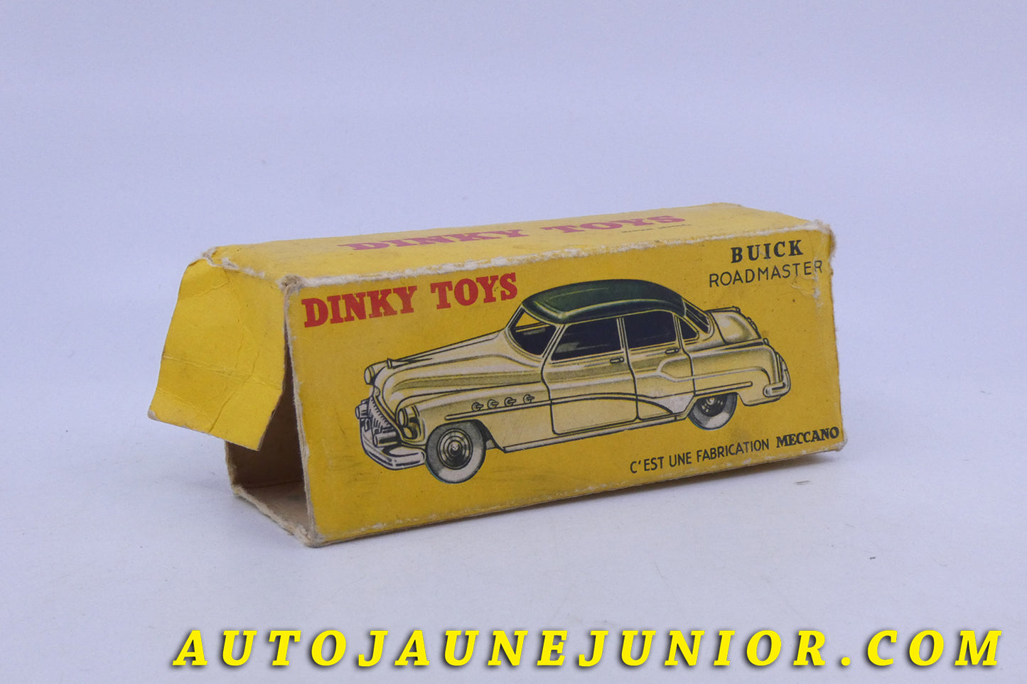 Le Dinky Toys Buick Roadmaster est en vente sur Auto Jaune Junior ! Découvrez nos collections de diecast Dinky-Toys, Corgi, Corgi-Toys, Solido, Norev… AutoJaune Junior ; Retrouvez AutoJauneJunior au magasin AutoJaune Paris, ouvert en 1984 par Vincent Espinasse.