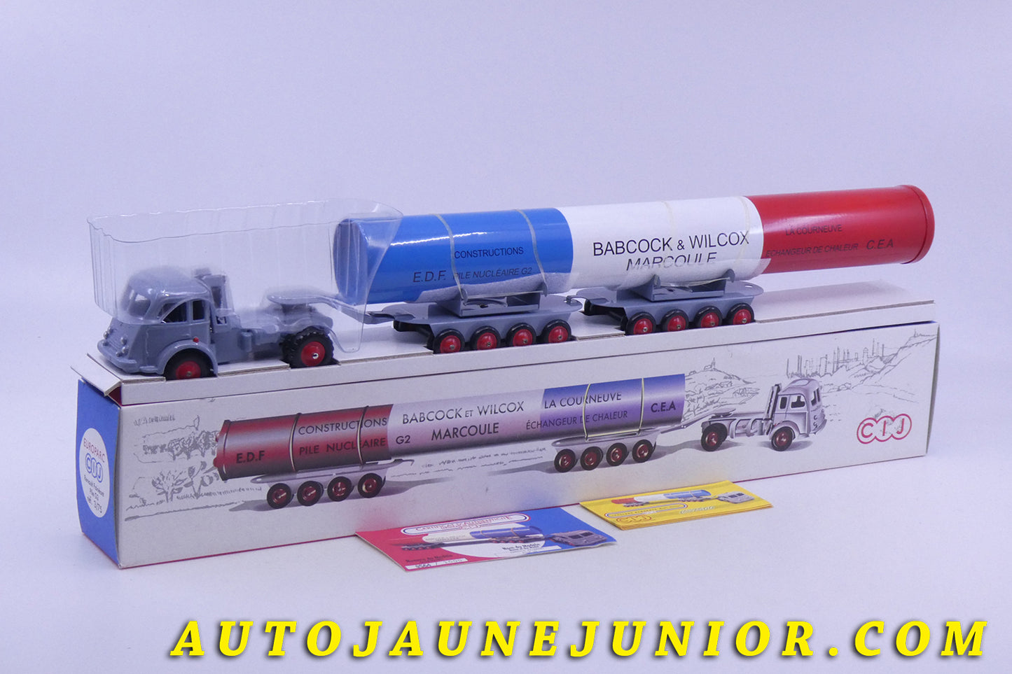 Le Atlas Renault Fénéant 1000 Pattes Piles G2 est en vente sur Auto Jaune Junior ! Découvrez nos collections de diecast Dinky-Toys, Corgi, Corgi-Toys, Solido, Norev… AutoJaune Junior ; Retrouvez AutoJauneJunior au magasin AutoJaune Paris, ouvert en 1984 par Vincent Espinasse.