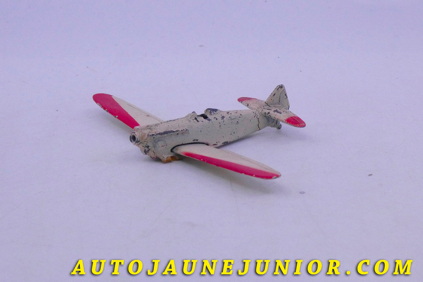 Le Dinky Toys Avion Dewoitine Type 500 Chasseur est en vente sur Auto Jaune Junior ! Découvrez nos collections de diecast Dinky-Toys, Corgi, Corgi-Toys, Solido, Norev… AutoJaune Junior ; Retrouvez AutoJauneJunior au magasin AutoJaune Paris, ouvert en 1984 par Vincent Espinasse.