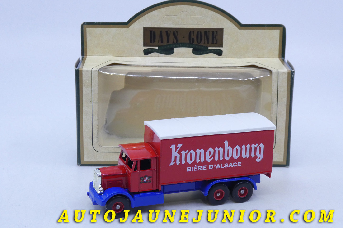 Le Days Gone Scammel 1937 Fourgon Kronembourg est en vente sur Auto Jaune Junior ! Découvrez nos collections de diecast Dinky-Toys, Corgi, Corgi-Toys, Solido, Norev… AutoJaune Junior ; Retrouvez AutoJauneJunior au magasin AutoJaune Paris, ouvert en 1984 par Vincent Espinasse.