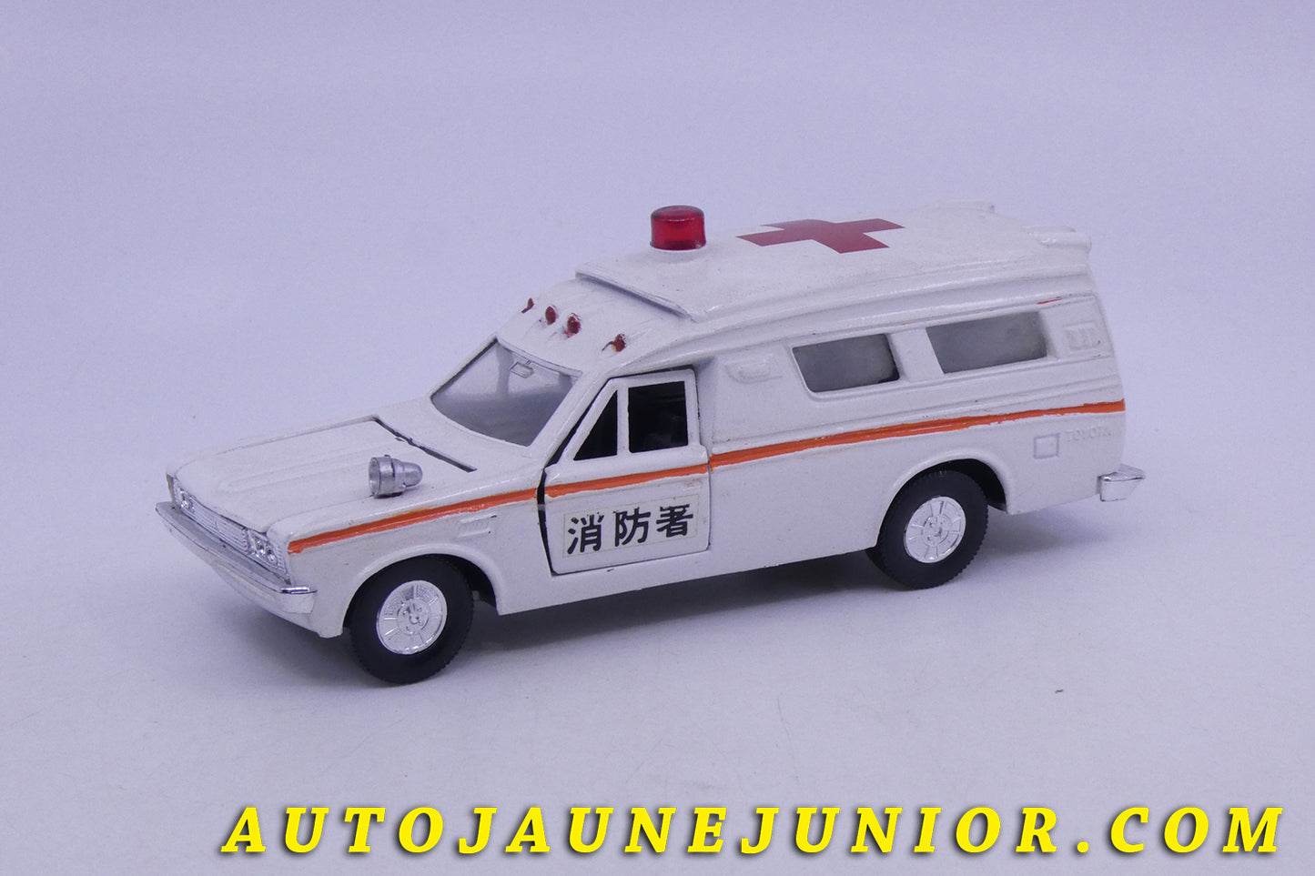 Le Diapet Toyota Crown break ambulance est en vente sur Auto Jaune Junior ! Découvrez nos collections de diecast Dinky-Toys, Corgi, Corgi-Toys, Solido, Norev… AutoJaune Junior ; Retrouvez AutoJauneJunior au magasin AutoJaune Paris, ouvert en 1984 par Vincent Espinasse.