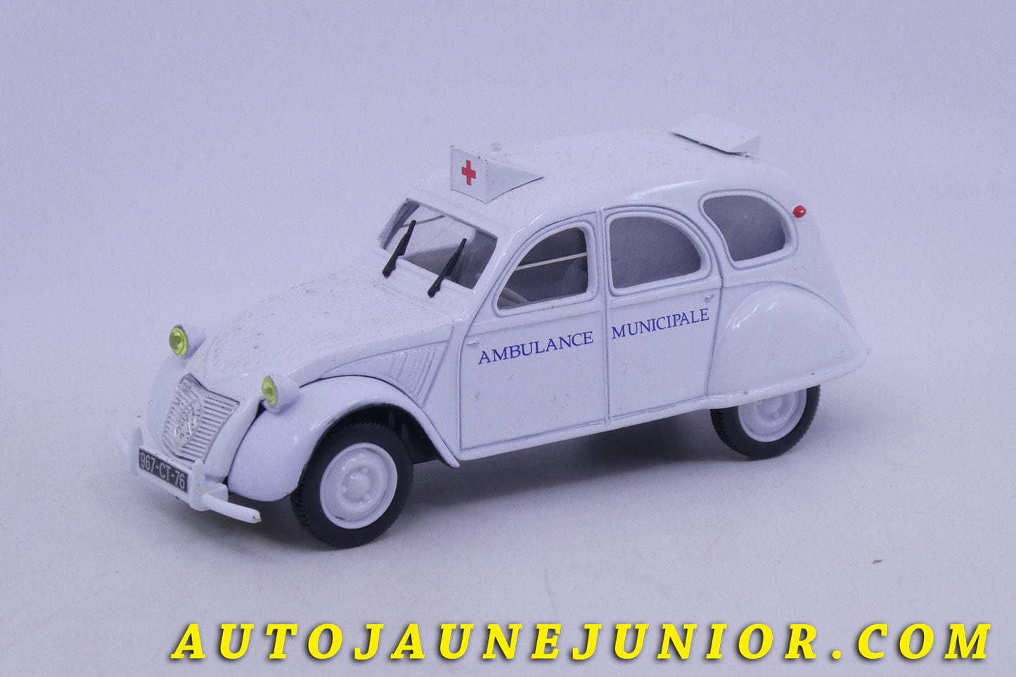 Le Norev Citroën 2 Cv Ambulance Municipale est en vente sur Auto Jaune Junior ! Découvrez nos collections de diecast Dinky-Toys, Corgi, Corgi-Toys, Solido, Norev… AutoJaune Junior ; Retrouvez AutoJauneJunior au magasin AutoJaune Paris, ouvert en 1984 par Vincent Espinasse.