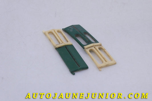 Le Minialuxe Pièce détachée Portes de Bus est en vente sur Auto Jaune Junior ! Découvrez nos collections de diecast Dinky-Toys, Corgi, Corgi-Toys, Solido, Norev… AutoJaune Junior ; Retrouvez AutoJauneJunior au magasin AutoJaune Paris, ouvert en 1984 par Vincent Espinasse.