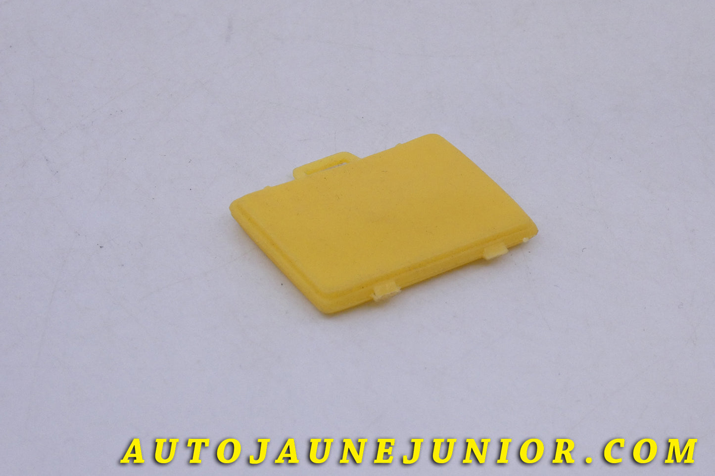 Le Objet divers Décoratif Valise est en vente sur Auto Jaune Junior ! Découvrez nos collections de diecast Dinky-Toys, Corgi, Corgi-Toys, Solido, Norev… AutoJaune Junior ; Retrouvez AutoJauneJunior au magasin AutoJaune Paris, ouvert en 1984 par Vincent Espinasse.