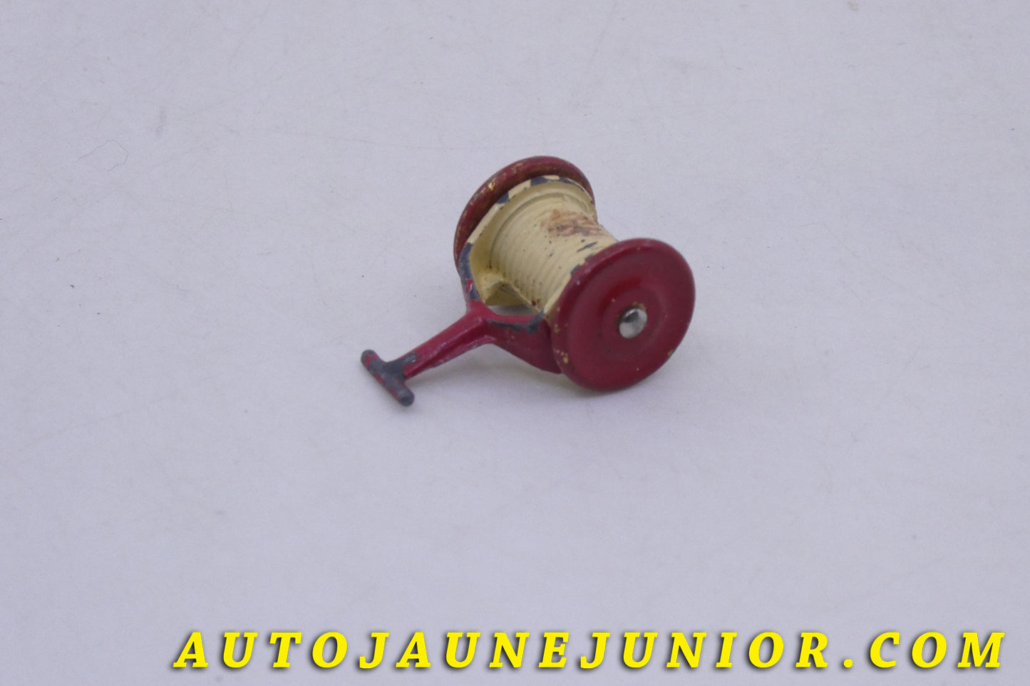 Le Dinky Toys Berliet Rouleau dévidoir Premiers secours est en vente sur Auto Jaune Junior ! Découvrez nos collections de diecast Dinky-Toys, Corgi, Corgi-Toys, Solido, Norev… AutoJaune Junior ; Retrouvez AutoJauneJunior au magasin AutoJaune Paris, ouvert en 1984 par Vincent Espinasse.