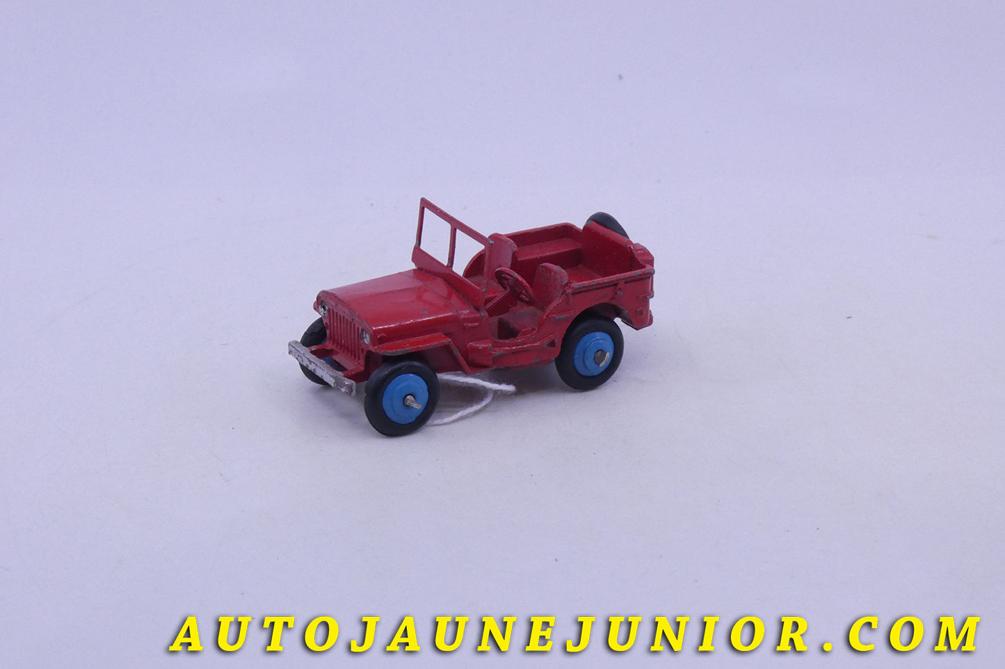 Le Dinky Toys Willys Jeep civile est en vente sur Auto Jaune Junior ! Découvrez nos collections de diecast Dinky-Toys, Corgi, Corgi-Toys, Solido, Norev… AutoJaune Junior ; Retrouvez AutoJauneJunior au magasin AutoJaune Paris, ouvert en 1984 par Vincent Espinasse.