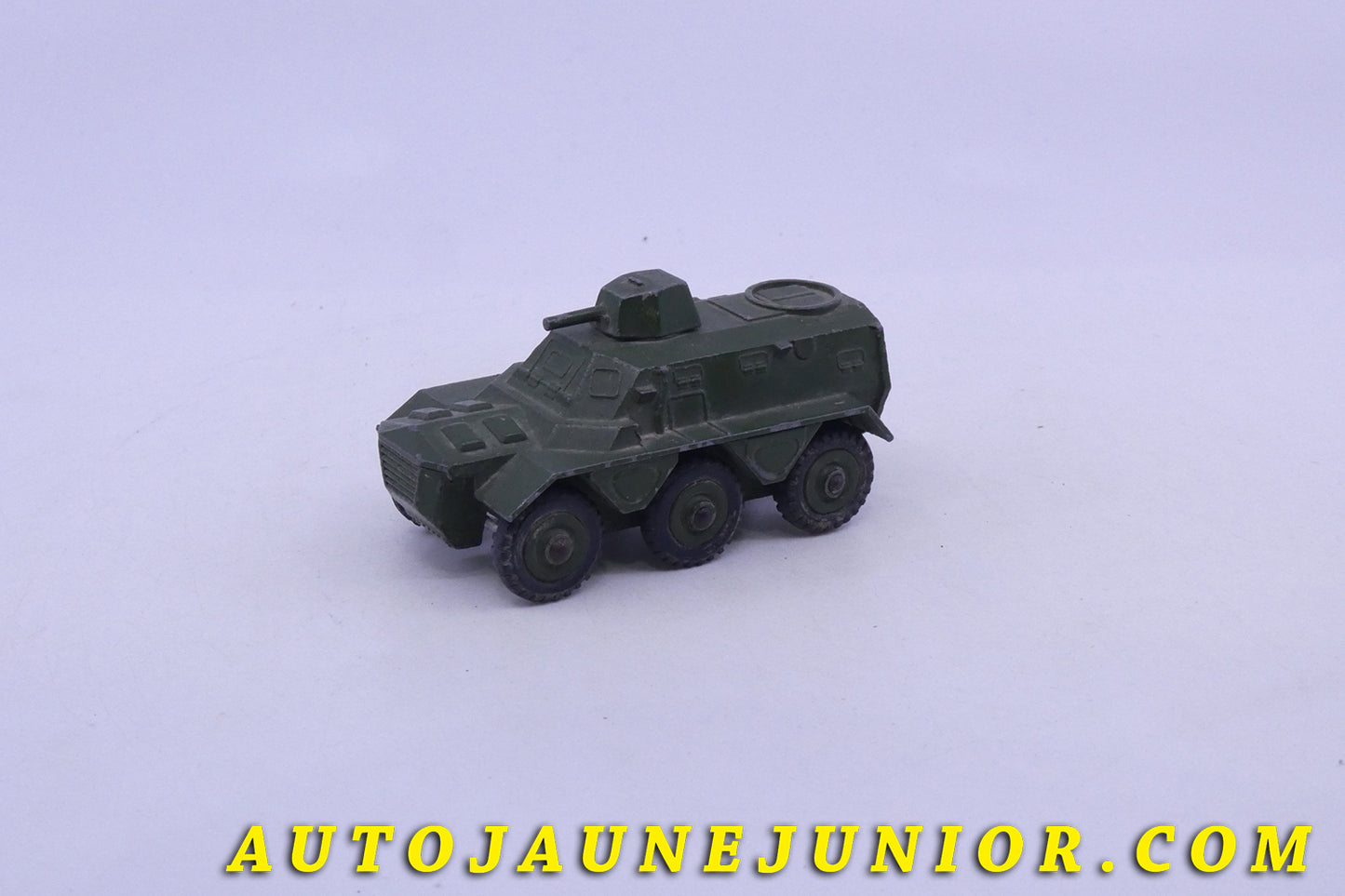 Le Dinky Toys Saracem engin blindé à 6 roues est en vente sur Auto Jaune Junior ! Découvrez nos collections de diecast Dinky-Toys, Corgi, Corgi-Toys, Solido, Norev… AutoJaune Junior ; Retrouvez AutoJauneJunior au magasin AutoJaune Paris, ouvert en 1984 par Vincent Espinasse.