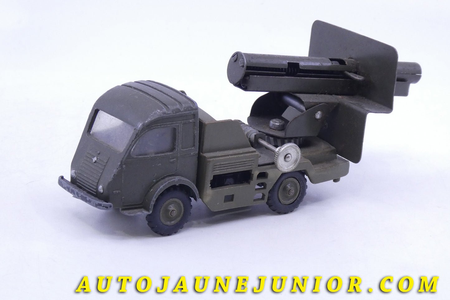 Le C-I-J Renault 2,5T avec canon est en vente sur Auto Jaune Junior ! Découvrez nos collections de diecast Dinky-Toys, Corgi, Corgi-Toys, Solido, Norev… AutoJaune Junior ; Retrouvez AutoJauneJunior au magasin AutoJaune Paris, ouvert en 1984 par Vincent Espinasse.