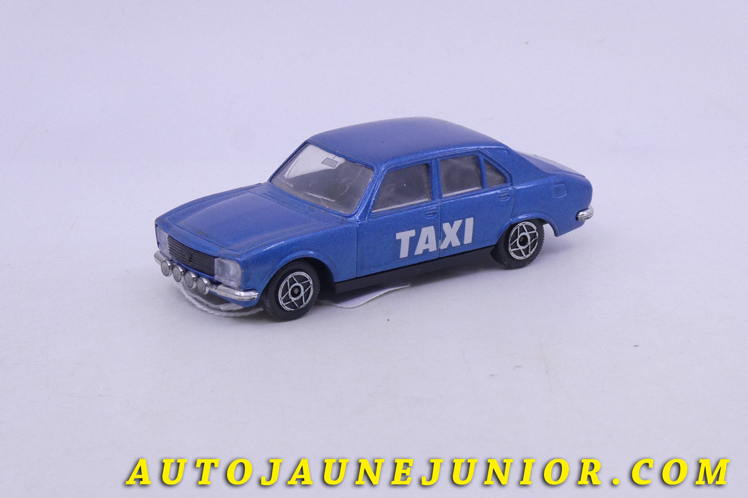 Le Solido Peugeot 504 Taxi est en vente sur Auto Jaune Junior ! Découvrez nos collections de diecast Dinky-Toys, Corgi, Corgi-Toys, Solido, Norev… AutoJaune Junior ; Retrouvez AutoJauneJunior au magasin AutoJaune Paris, ouvert en 1984 par Vincent Espinasse.