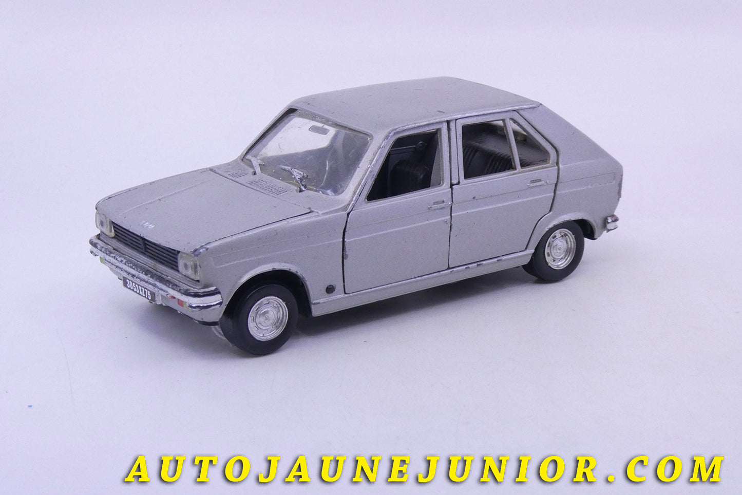 Le Polistil Peugeot 104 est en vente sur Auto Jaune Junior ! Découvrez nos collections de diecast Dinky-Toys, Corgi, Corgi-Toys, Solido, Norev… AutoJaune Junior ; Retrouvez AutoJauneJunior au magasin AutoJaune Paris, ouvert en 1984 par Vincent Espinasse.
