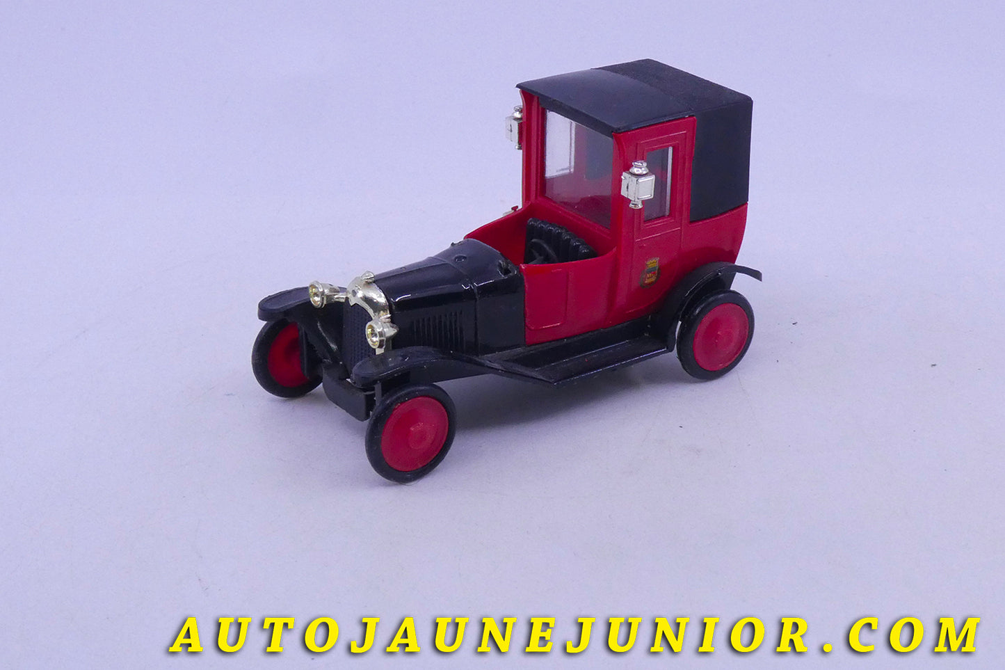 Le Safir Citroën B2 Taxi de Paris est en vente sur Auto Jaune Junior ! Découvrez nos collections de diecast Dinky-Toys, Corgi, Corgi-Toys, Solido, Norev… AutoJaune Junior ; Retrouvez AutoJauneJunior au magasin AutoJaune Paris, ouvert en 1984 par Vincent Espinasse.
