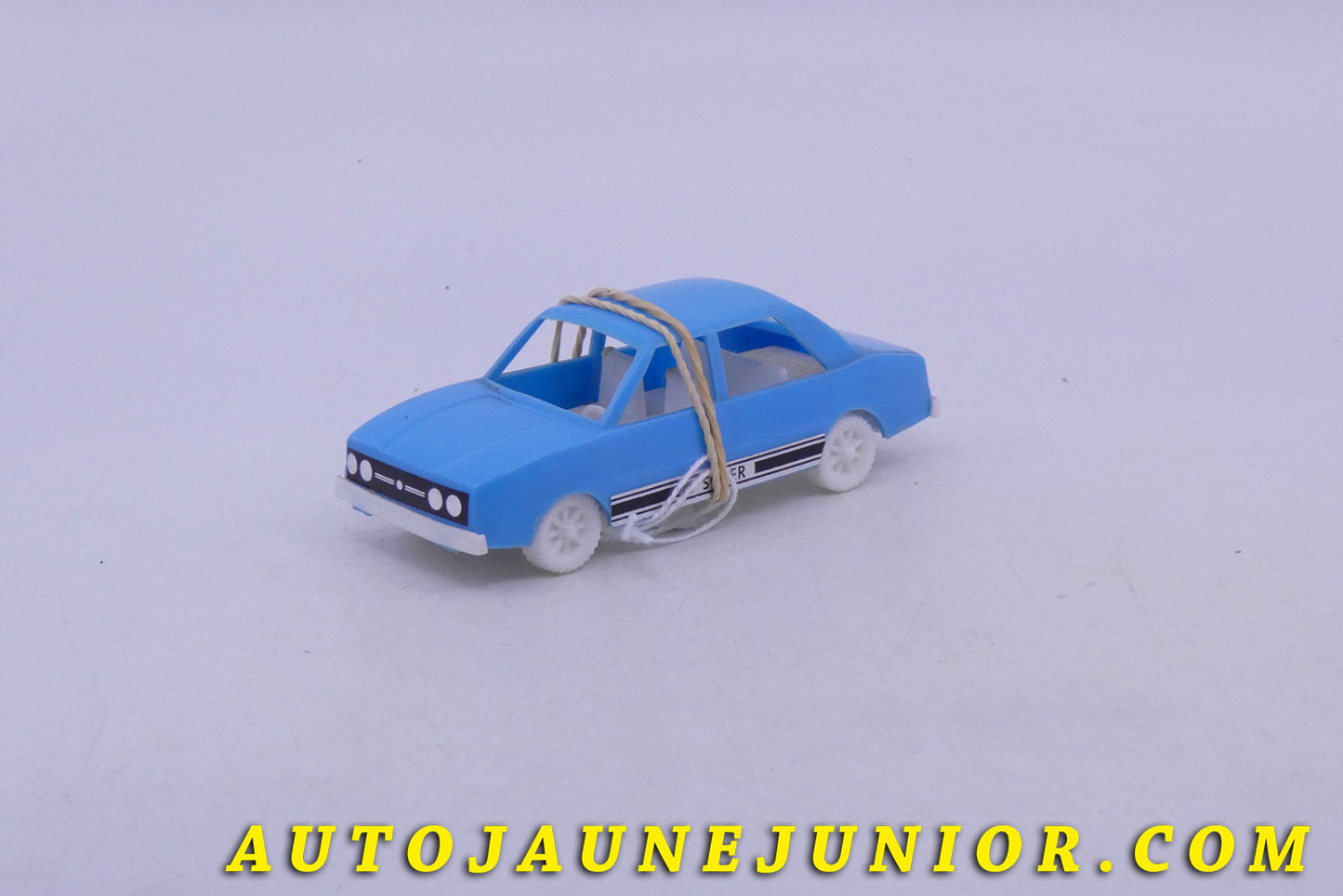 Le Smer Skoda 120 Berline est en vente sur Auto Jaune Junior ! Découvrez nos collections de diecast Dinky-Toys, Corgi, Corgi-Toys, Solido, Norev… AutoJaune Junior ; Retrouvez AutoJauneJunior au magasin AutoJaune Paris, ouvert en 1984 par Vincent Espinasse.