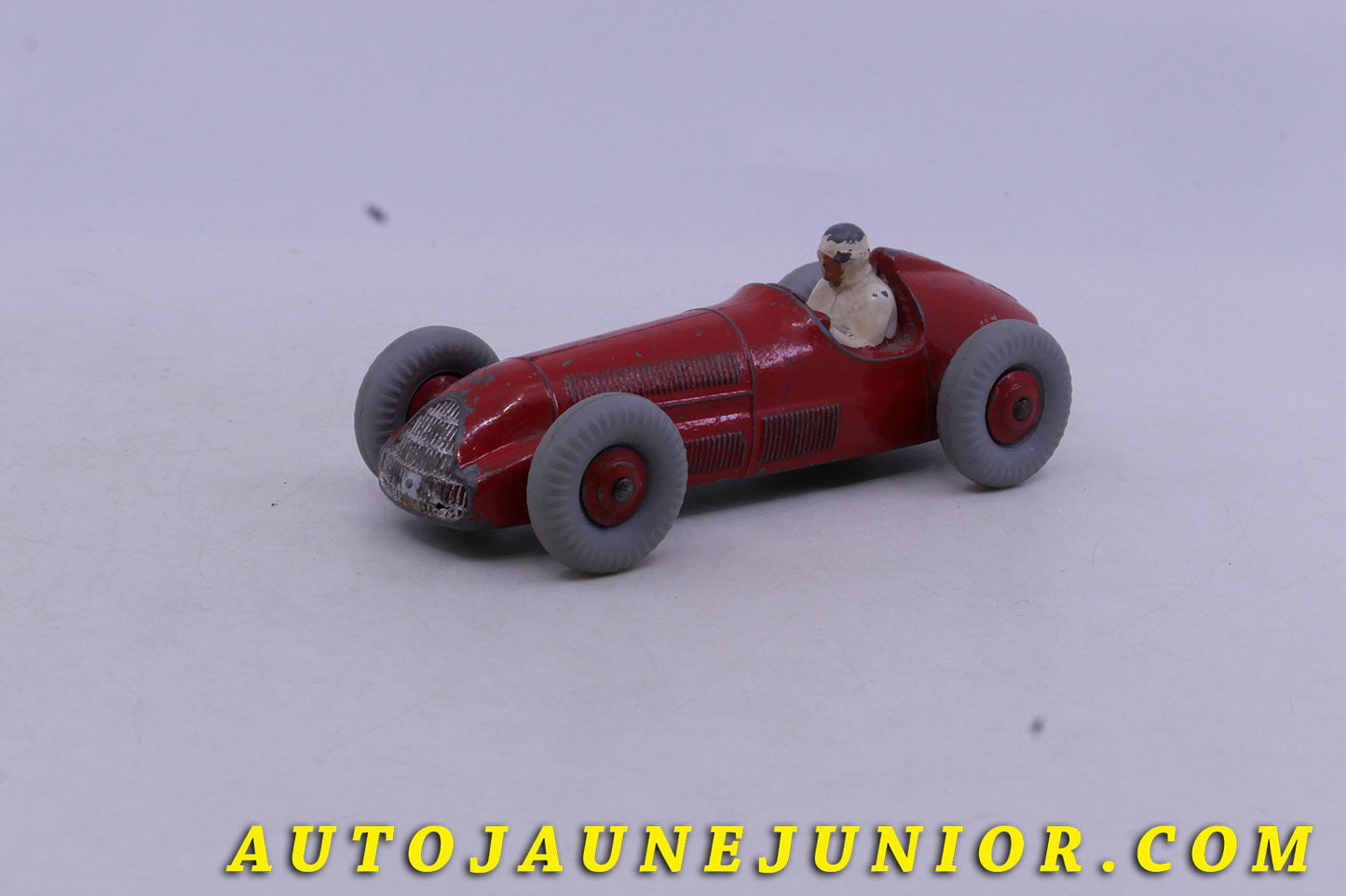 Le Dinky Toys Alfa Roméo 159 est en vente sur Auto Jaune Junior ! Découvrez nos collections de diecast Dinky-Toys, Corgi, Corgi-Toys, Solido, Norev… AutoJaune Junior ; Retrouvez AutoJauneJunior au magasin AutoJaune Paris, ouvert en 1984 par Vincent Espinasse.