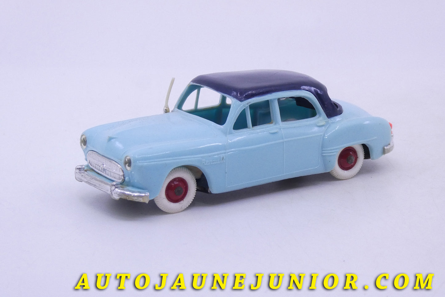 Le Norev Renault Frégate Grand Pavoix est en vente sur Auto Jaune Junior ! Découvrez nos collections de diecast Dinky-Toys, Corgi, Corgi-Toys, Solido, Norev… Retrouvez AutoJauneJunior au magasin AutoJaune Paris, ouvert en 1984 par Vincent Espinasse.