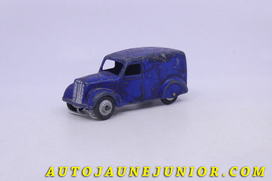 Le Dinky Toys Aucun Fourgonnette est en vente sur Auto Jaune Junior ! Découvrez nos collections de diecast Dinky-Toys, Corgi, Corgi-Toys, Solido, Norev… AutoJaune Junior ; Retrouvez AutoJauneJunior au magasin AutoJaune Paris, ouvert en 1984 par Vincent Espinasse.