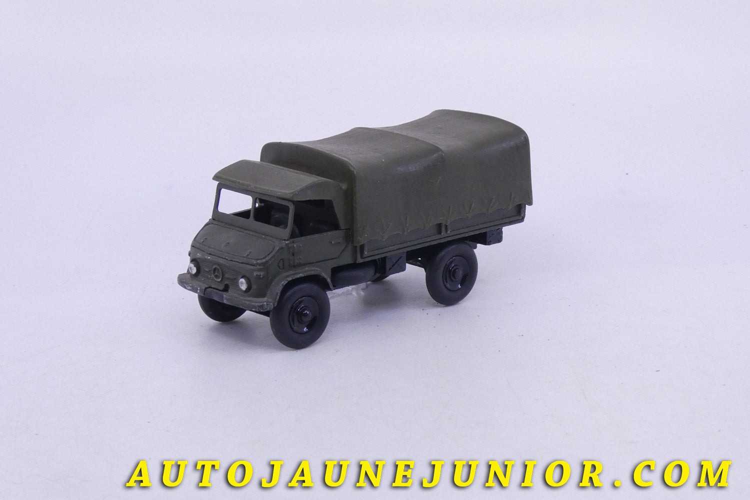 DINKY TOYS 668 - Foden camion militaire bâché avec boite DINKY TOYS 668 - Foden camion militaire bâché avec boite