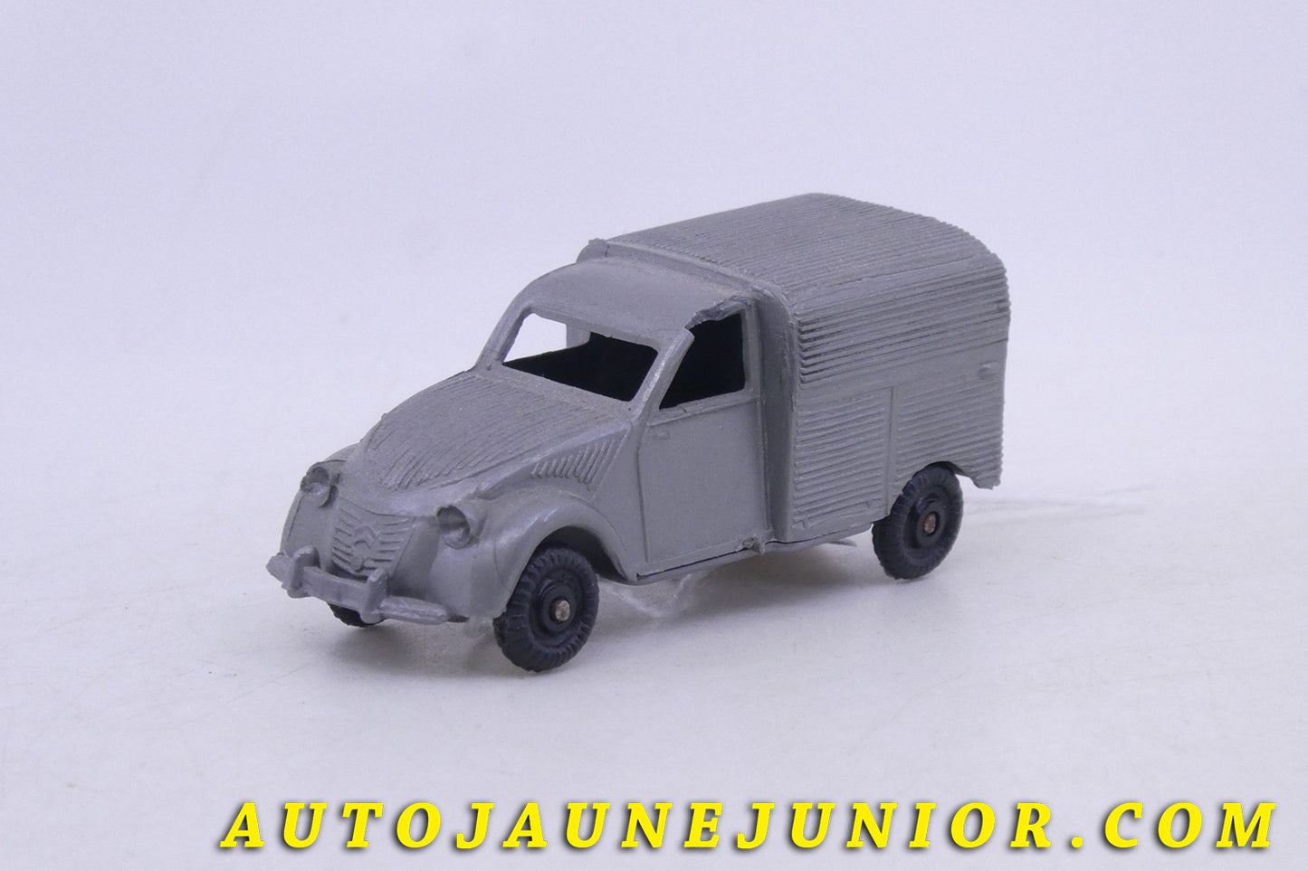 Le Clé Citroën 2Cv Van est en vente sur Auto Jaune Junior ! Découvrez nos collections de diecast Dinky-Toys, Corgi, Corgi-Toys, Solido, Norev… AutoJaune Junior ; Retrouvez AutoJauneJunior au magasin AutoJaune Paris, ouvert en 1984 par Vincent Espinasse.