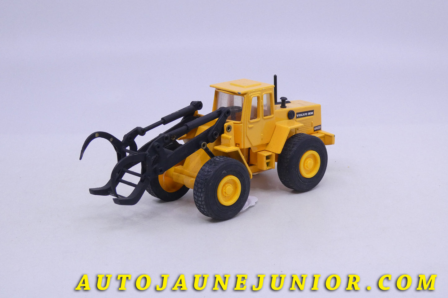 Le Conrad Volvo Chargeur 4400 est en vente sur Auto Jaune Junior ! Découvrez nos collections de diecast Dinky-Toys, Corgi, Corgi-Toys, Solido, Norev… AutoJaune Junior ; Retrouvez AutoJauneJunior au magasin AutoJaune Paris, ouvert en 1984 par Vincent Espinasse.