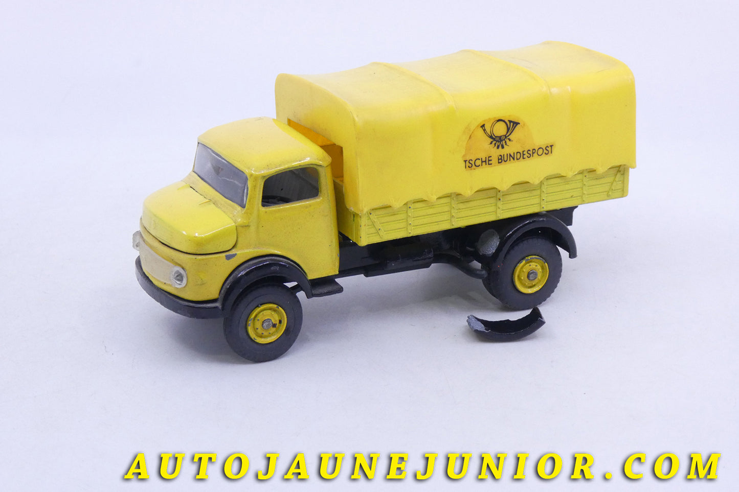 Le Vilmer Mercedes Camion ridelles bâché "Deutsche Bundespost" (Version pour le marché allemand) est en vente sur Auto Jaune Junior ! Découvrez nos collections de diecast Dinky-Toys, Corgi, Corgi-Toys, Solido, Norev… AutoJaune Junior ; Retrouvez AutoJauneJunior au magasin AutoJaune Paris, ouvert en 1984 par Vincent Espinasse.