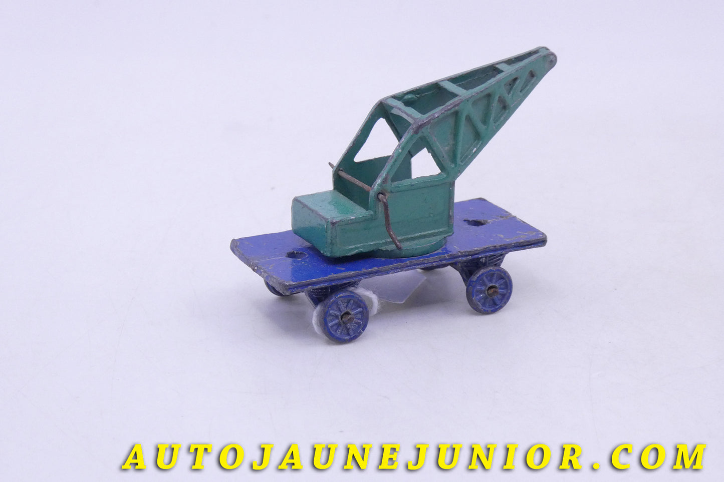 Le Solido Renault 4L Carambar est en vente sur Auto Jaune Junior ! Découvrez nos collections de diecast Dinky-Toys, Corgi, Corgi-Toys, Solido, Norev… AutoJaune Junior ; Retrouvez AutoJauneJunior au magasin AutoJaune Paris, ouvert en 1984 par Vincent Espinasse.