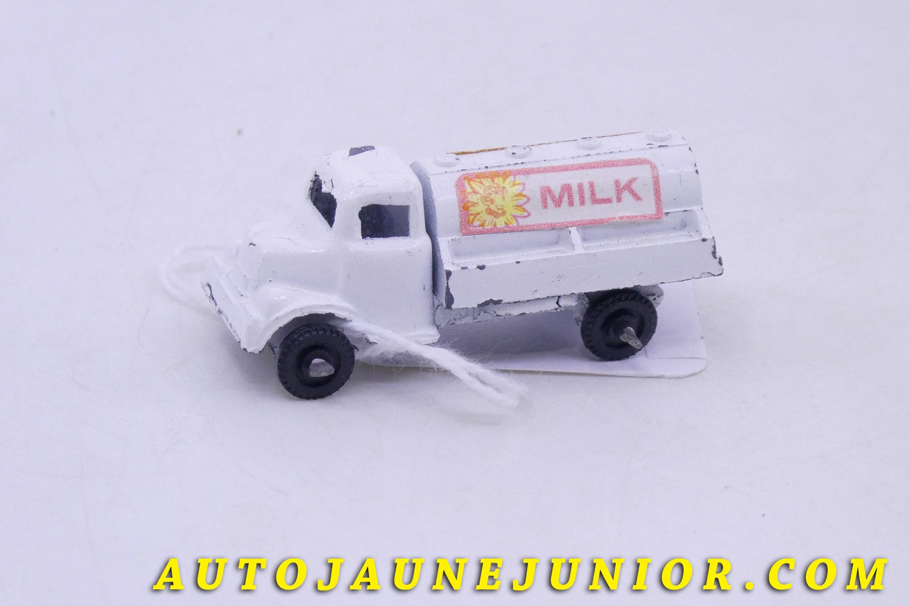 Le Barclay Camion Camion Citrene Milk est en vente sur Auto Jaune Junior ! Découvrez nos collections de diecast Dinky-Toys, Corgi, Corgi-Toys, Solido, Norev… Retrouvez AutoJauneJunior au magasin AutoJaune Paris, ouvert en 1984 par Vincent Espinasse.