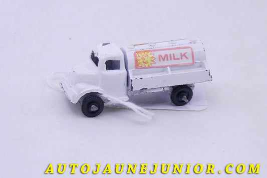 Le Barclay Camion Camion Citrene Milk est en vente sur Auto Jaune Junior ! Découvrez nos collections de diecast Dinky-Toys, Corgi, Corgi-Toys, Solido, Norev… Retrouvez AutoJauneJunior au magasin AutoJaune Paris, ouvert en 1984 par Vincent Espinasse.