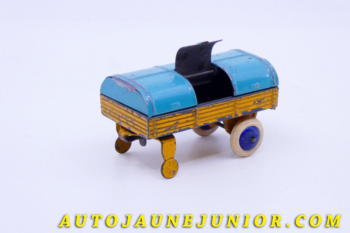Le #3443 - Dinky Toys - Remorque - Benne à ordure (Avant guerre) est en vente sur Auto Jaune Junior ! Découvrez nos collections de diecast Dinky-Toys, Corgi, Corgi-Toys, Solido, Norev… Découvrez notre magasin physique , AutoJaune Paris, ouvert en 1984 par Vincent Espinasse. 41 rue Cavendish, 75019 Paris. Tel : 01 42 40 61 23. Ouvert les mardi et vendredi de 13h à 19h.