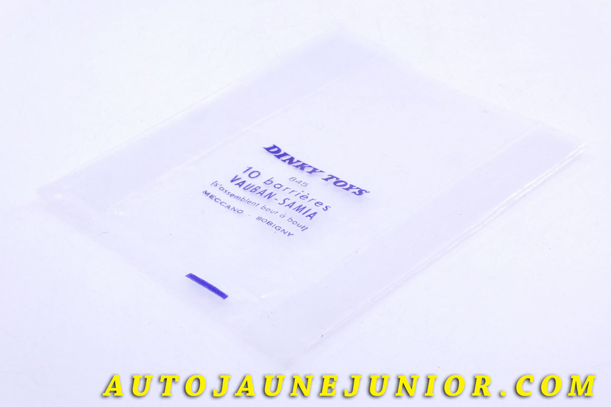 Le #3919 - Dinky Toys - Sachet de pièces détaches Vide - 10 Barrières Vauban - SAMIA (Original - Provenance "Collection R.Goirand") est en vente sur Auto Jaune Junior ! Découvrez nos collections de diecast Dinky-Toys, Corgi, Corgi-Toys, Solido, Norev… Découvrez notre magasin physique , AutoJaune Paris, ouvert en 1984 par Vincent Espinasse. 41 rue Cavendish, 75019 Paris. Tel : 01 42 40 61 23. Ouvert les mardi et vendredi de 13h à 19h.