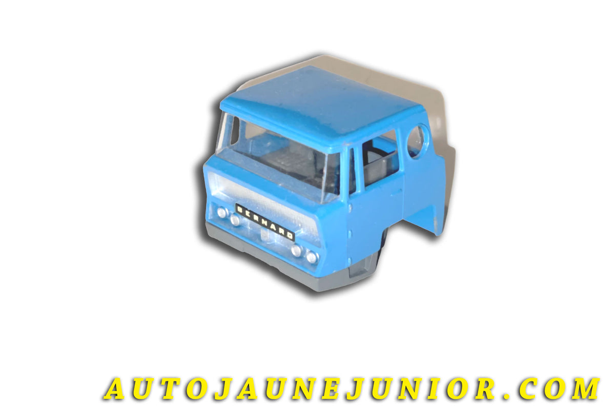 Le Solido Bernard Cabine Charbonneau (Rare couleure bleue !) est en vente sur Auto Jaune Junior ! Découvrez nos collections de diecast Dinky-Toys, Corgi, Corgi-Toys, Solido, Norev… AutoJaune Junior ; Retrouvez AutoJauneJunior au magasin AutoJaune Paris, ouvert en 1984 par Vincent Espinasse.