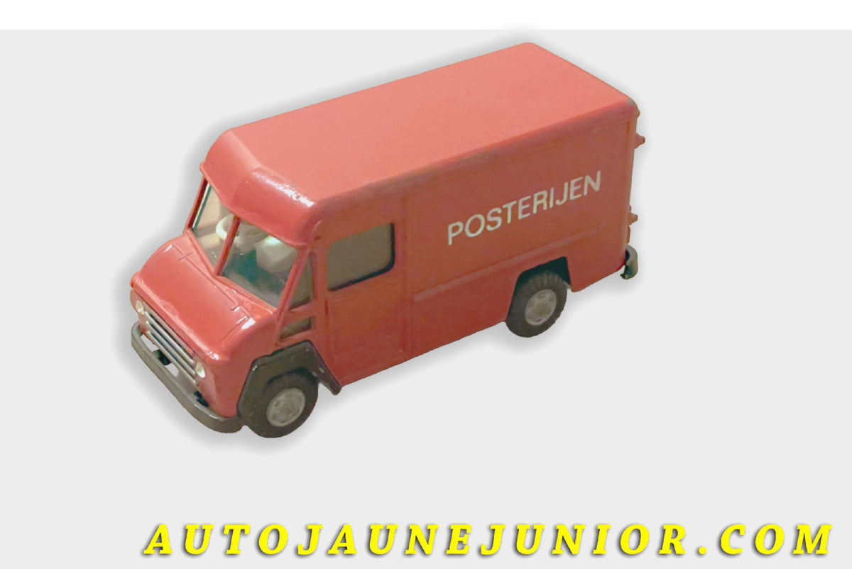 Le Lion Car Commer Bestel 65 fourgon "posterijen" est en vente sur Auto Jaune Junior ! Découvrez nos collections de diecast Dinky-Toys, Corgi, Corgi-Toys, Solido, Norev… AutoJaune Junior ; Retrouvez AutoJauneJunior au magasin AutoJaune Paris, ouvert en 1984 par Vincent Espinasse.
