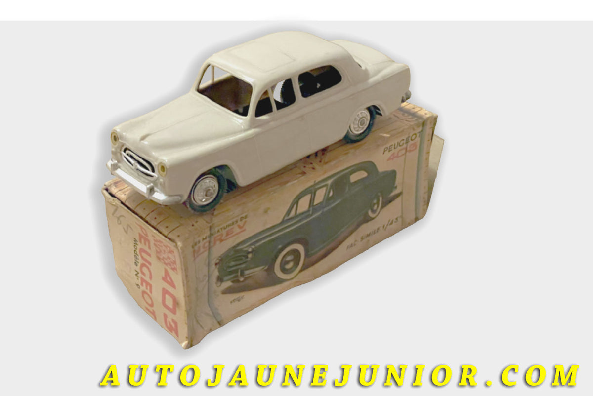 Le Norev Peugeot 403 Berline est en vente sur Auto Jaune Junior ! Découvrez nos collections de diecast Dinky-Toys, Corgi, Corgi-Toys, Solido, Norev… AutoJaune Junior ; Retrouvez AutoJauneJunior au magasin AutoJaune Paris, ouvert en 1984 par Vincent Espinasse.