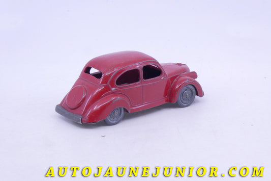 Le C-I-J Panhard Dyna X (Rouge et roues zamac) est en vente sur Auto Jaune Junior ! Découvrez nos collections de diecast Minialuxe, CIJ, C-I-J, JRD, J-R-D, Matchbox, Majorette… AutoJaune Junior ; AutoJauneJunior.com : LE site de partage pour les passionés de miniatures et collectionneurs de jouets anciens !
