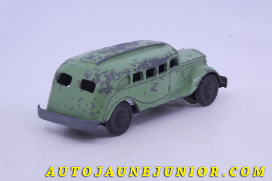 Le Solido Berline Auto démontable est en vente sur Auto Jaune Junior ! Découvrez nos collections de diecast Minialuxe, CIJ, C-I-J, JRD, J-R-D, Matchbox, Majorette… AutoJaune Junior ; AutoJauneJunior.com : LE site de partage pour les passionés de miniatures et collectionneurs de jouets anciens !