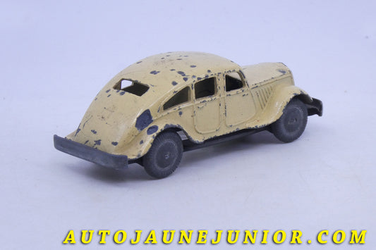 Le Solido Berline Auto démontable est en vente sur Auto Jaune Junior ! Découvrez nos collections de diecast Minialuxe, CIJ, C-I-J, JRD, J-R-D, Matchbox, Majorette… AutoJaune Junior ; AutoJauneJunior.com : LE site de partage pour les passionés de miniatures et collectionneurs de jouets anciens !