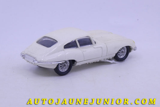 Le Minialuxe Jaguar Type E coupé est en vente sur Auto Jaune Junior ! Découvrez nos collections de diecast Minialuxe, CIJ, C-I-J, JRD, J-R-D, Matchbox, Majorette… AutoJaune Junior ; AutoJauneJunior.com : LE site de partage pour les passionés de miniatures et collectionneurs de jouets anciens !