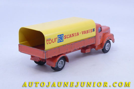 Le Tekno Scania 76 ridelles bâché "Scania Vabis Europa Tour 63" est en vente sur Auto Jaune Junior ! Découvrez nos collections de diecast Minialuxe, CIJ, C-I-J, JRD, J-R-D, Matchbox, Majorette… AutoJaune Junior ; AutoJauneJunior.com : LE site de partage pour les passionés de miniatures et collectionneurs de jouets anciens !