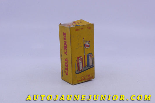 Le Dinky Toys Station îlot avec deux pompes Esso est en vente sur Auto Jaune Junior ! Découvrez nos collections de diecast Minialuxe, CIJ, C-I-J, JRD, J-R-D,  Matchbox, Majorette… AutoJaune Junior ; AutoJauneJunior.com : LE site de partage pour les passionés de miniatures et collectionneurs de jouets anciens !