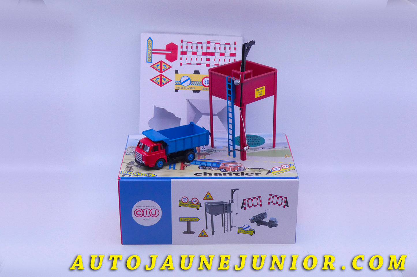 Le Atlas Saviem Coffret Chantier Travaux Publics avec JL20 benne charbonnière est en vente sur Auto Jaune Junior ! Découvrez nos collections de diecast Minialuxe, CIJ, C-I-J, JRD, J-R-D, Matchbox, Majorette… AutoJaune Junior ; AutoJauneJunior.com : LE site de partage pour les passionés de miniatures et collectionneurs de jouets anciens !