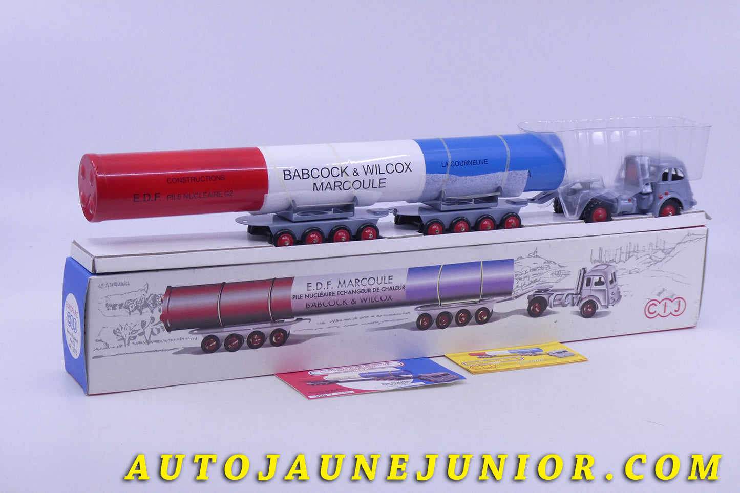 Le Atlas Renault Fénéant 1000 Pattes Piles G2 est en vente sur Auto Jaune Junior ! Découvrez nos collections de diecast Minialuxe, CIJ, C-I-J, JRD, J-R-D, Matchbox, Majorette… AutoJaune Junior ; AutoJauneJunior.com : LE site de partage pour les passionés de miniatures et collectionneurs de jouets anciens !