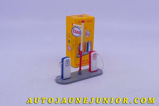 Le Atlas Esso Poste de ravitaillement est en vente sur Auto Jaune Junior ! Découvrez nos collections de diecast Minialuxe, CIJ, C-I-J, JRD, J-R-D, Matchbox, Majorette… AutoJaune Junior ; AutoJauneJunior.com : LE site de partage pour les passionés de miniatures et collectionneurs de jouets anciens !