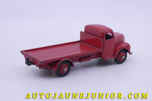 Le Dinky Toys Fordson Camion Plateau est en vente sur Auto Jaune Junior ! Découvrez nos collections de diecast Minialuxe, CIJ, C-I-J, JRD, J-R-D, Matchbox, Majorette… AutoJaune Junior ; AutoJauneJunior.com : LE site de partage pour les passionés de miniatures et collectionneurs de jouets anciens !