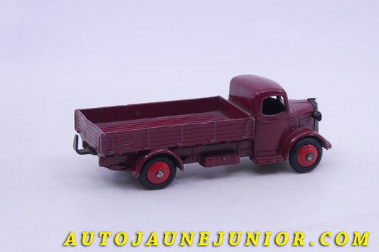 Le Dinky Toys Austin Camion Ridelles (Version tardive) est en vente sur Auto Jaune Junior ! Découvrez nos collections de diecast Minialuxe, CIJ, C-I-J, JRD, J-R-D, Matchbox, Majorette… AutoJaune Junior ; AutoJauneJunior.com : LE site de partage pour les passionés de miniatures et collectionneurs de jouets anciens !