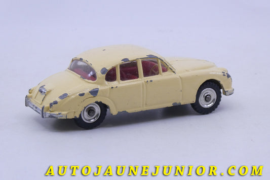 Le Dinky Toys Jaguar 3.4L est en vente sur Auto Jaune Junior ! Découvrez nos collections de diecast Minialuxe, CIJ, C-I-J, JRD, J-R-D, Matchbox, Majorette… AutoJaune Junior ; AutoJauneJunior.com : LE site de partage pour les passionés de miniatures et collectionneurs de jouets anciens !