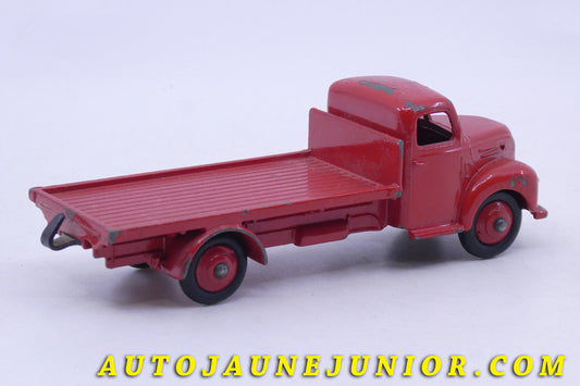 Le Dinky Toys Fordson Camion Plateau est en vente sur Auto Jaune Junior ! Découvrez nos collections de diecast Minialuxe, CIJ, C-I-J, JRD, J-R-D, Matchbox, Majorette… AutoJaune Junior ; AutoJauneJunior.com : LE site de partage pour les passionés de miniatures et collectionneurs de jouets anciens !