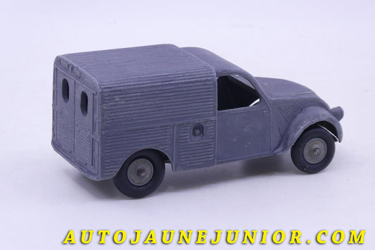 Le JRD Citroën 2Cv 51' (Jantes concave!) est en vente sur Auto Jaune Junior ! Découvrez nos collections de diecast Minialuxe, CIJ, C-I-J, JRD, J-R-D, Matchbox, Majorette… AutoJaune Junior ; AutoJauneJunior.com : LE site de partage pour les passionés de miniatures et collectionneurs de jouets anciens !