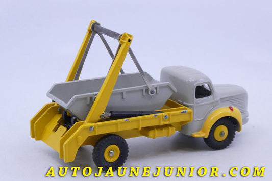 Le Dinky Toys Berliet Multibenne Marrel… Berliet ! est en vente sur Auto Jaune Junior ! Découvrez nos collections de diecast Minialuxe, CIJ, C-I-J, JRD, J-R-D, Matchbox, Majorette… AutoJaune Junior ; AutoJauneJunior.com : LE site de partage pour les passionés de miniatures et collectionneurs de jouets anciens !