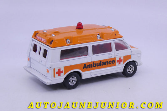 Le Corgi Toys Chevrolet Van Ambulance est en vente sur Auto Jaune Junior ! Découvrez nos collections de diecast Minialuxe, CIJ, C-I-J, JRD, J-R-D, Matchbox, Majorette… AutoJaune Junior ; AutoJauneJunior.com : LE site de partage pour les passionés de miniatures et collectionneurs de jouets anciens !
