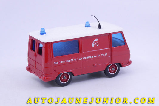 Le Solido Peugeot J9 Fourgon Pompier est en vente sur Auto Jaune Junior ! Découvrez nos collections de diecast Minialuxe, CIJ, C-I-J, JRD, J-R-D, Matchbox, Majorette… AutoJaune Junior ; AutoJauneJunior.com : LE site de partage pour les passionés de miniatures et collectionneurs de jouets anciens !